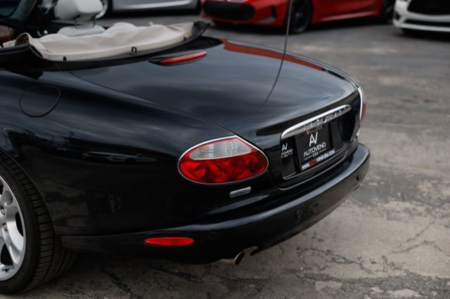 Used 2003 Jaguar XK8 Convertible image 33