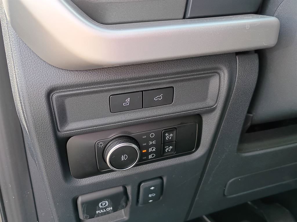 Used 2024 Ford Expedition XLT image 19
