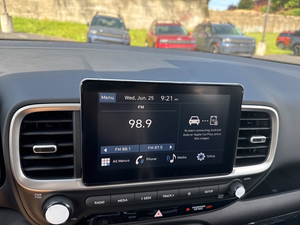 New 2025 Hyundai Venue SEL image 20