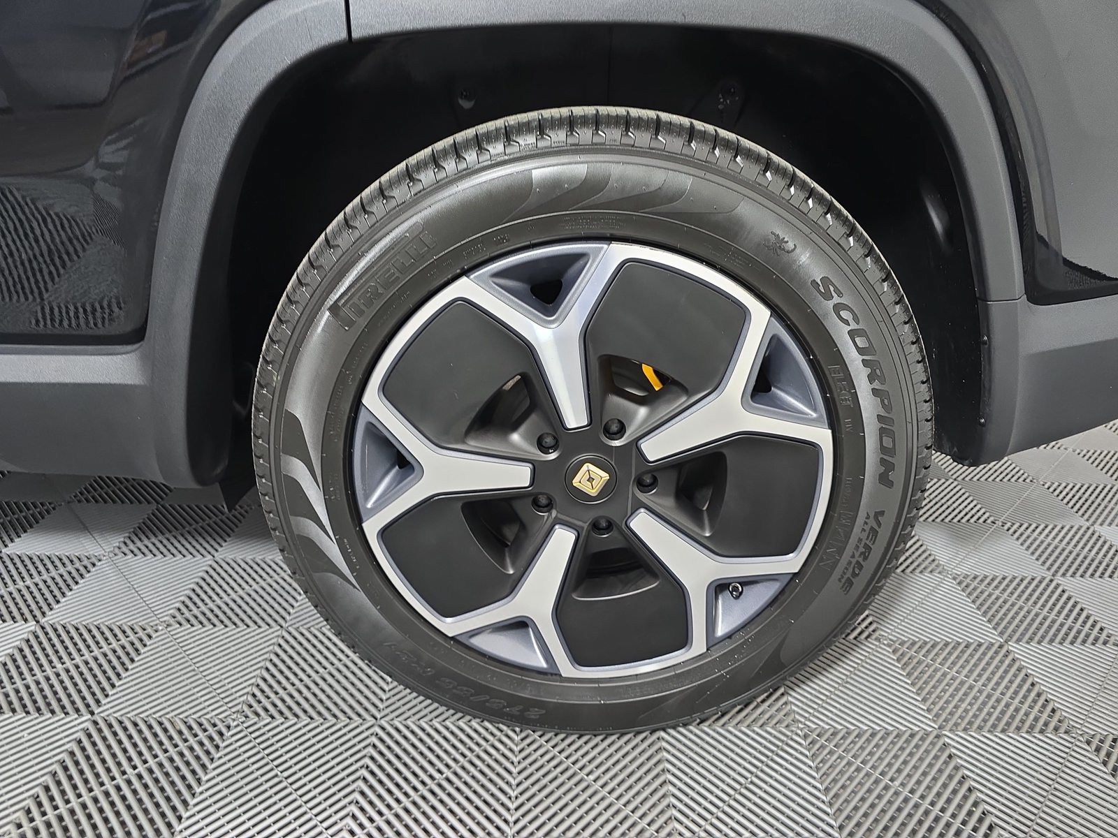 Used 2023 Rivian R1S Adventure Quad AWD/4WD image 10