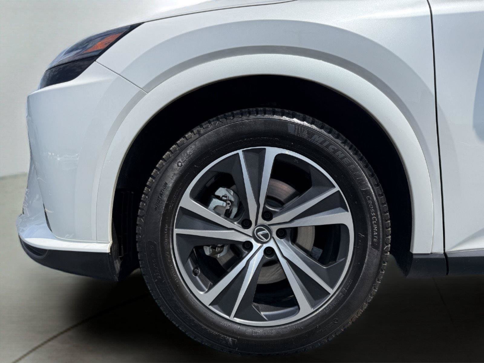 Certified 2023 Lexus RX 350 Premium w/ Accessory Package AWD/4WD image 32