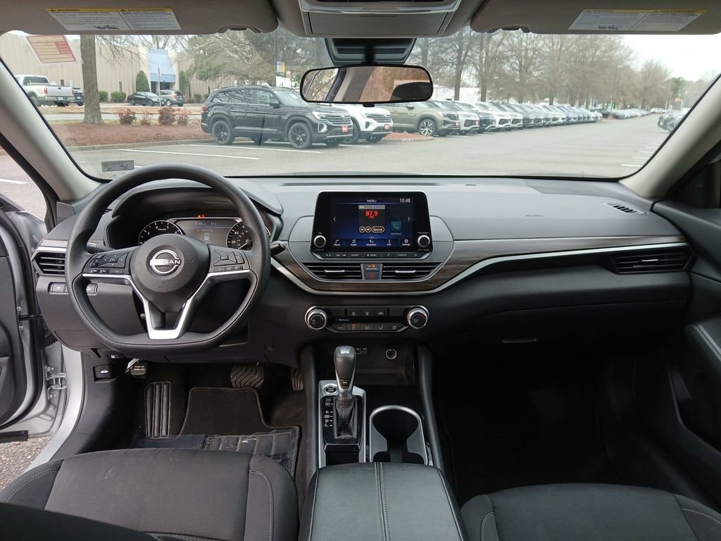 Used 2024 Nissan Altima 2.5 SV image 13