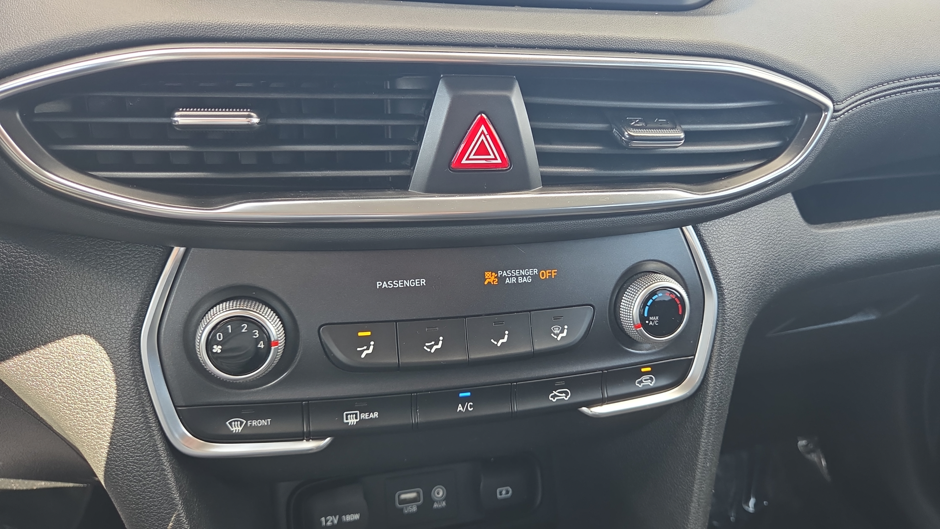 Used 2019 Hyundai Santa Fe SE FWD image 29