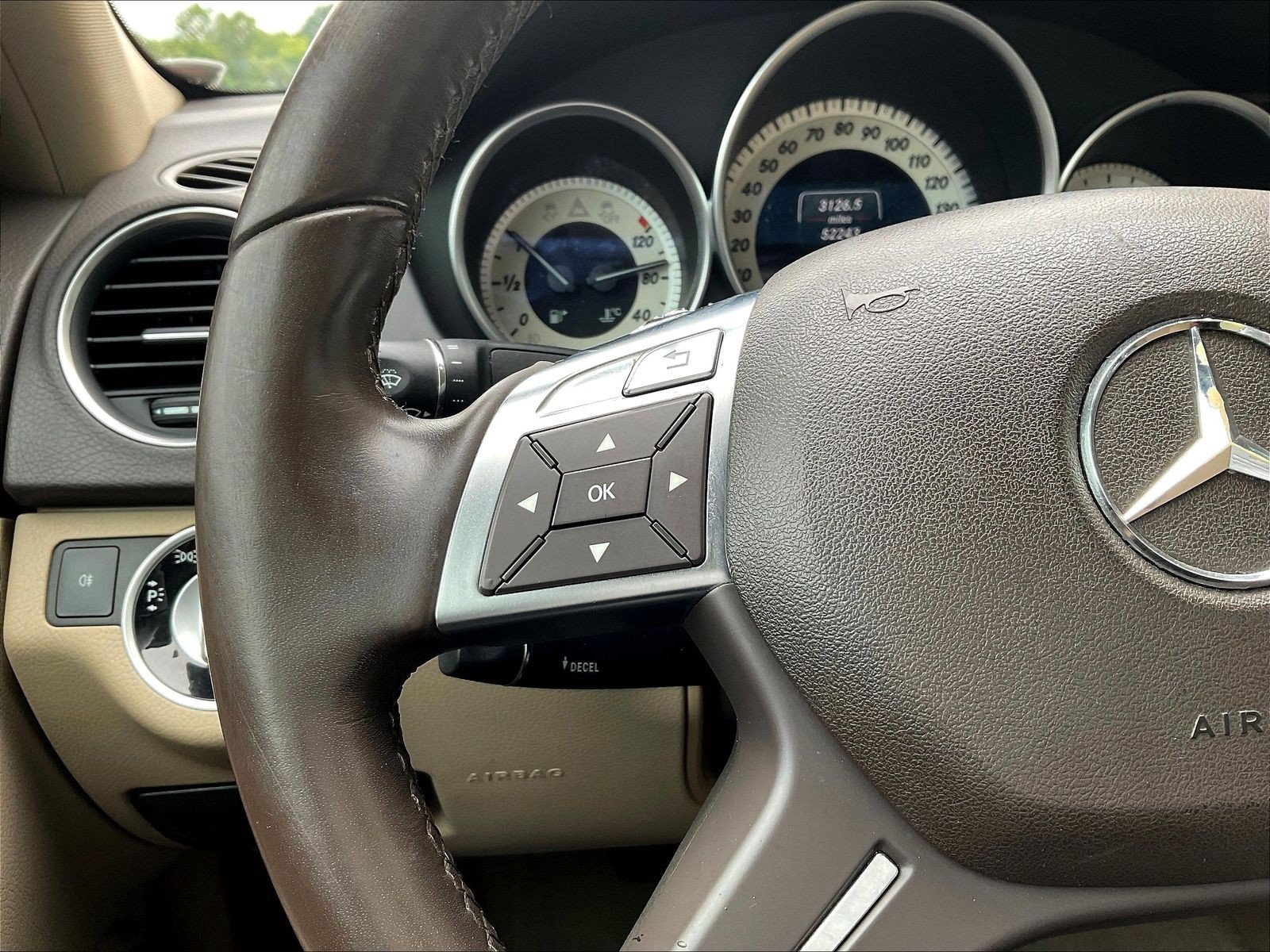 Used 2013 Mercedes-Benz C 250 Sedan image 11