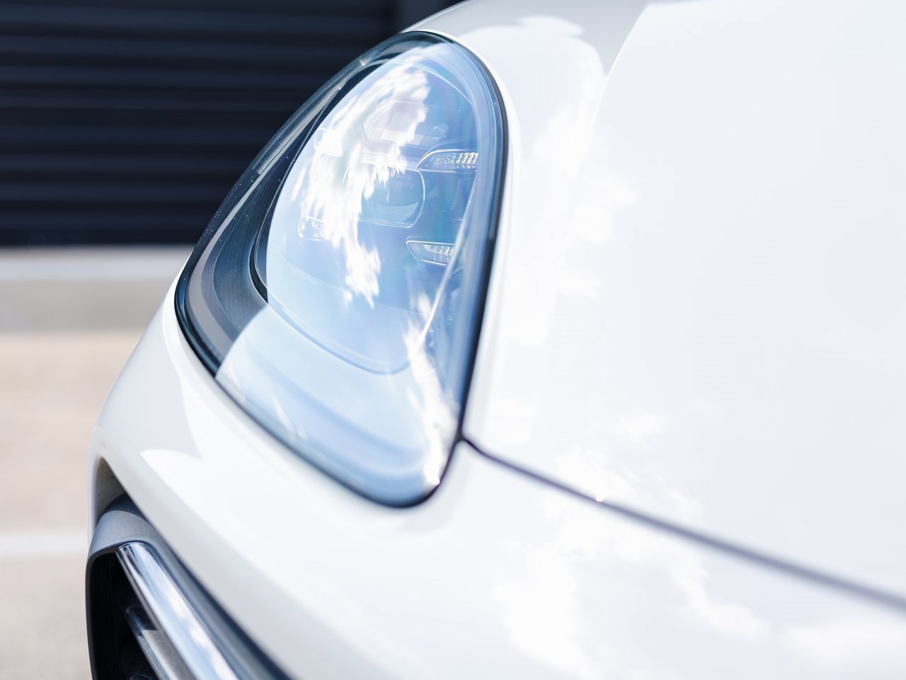 Certified 2022 Porsche Cayenne Platinum Edition image 13