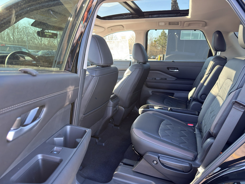 New 2026 Nissan Pathfinder Platinum AWD/4WD image 30