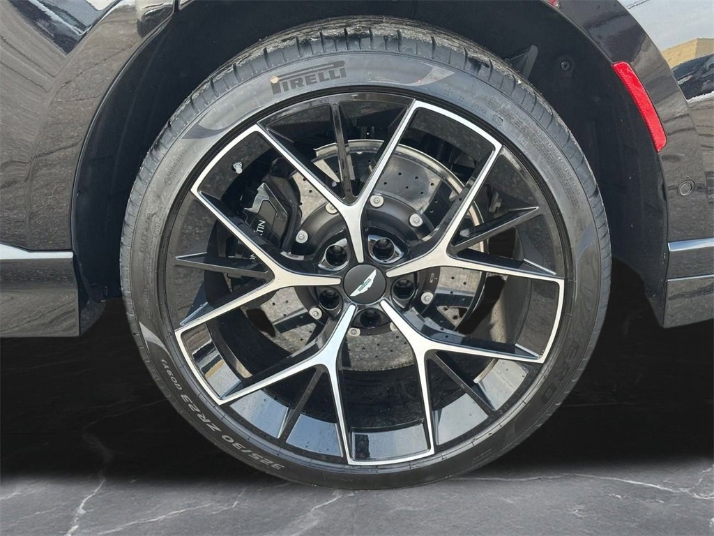 New 2026 Aston Martin DBX 707 image 32