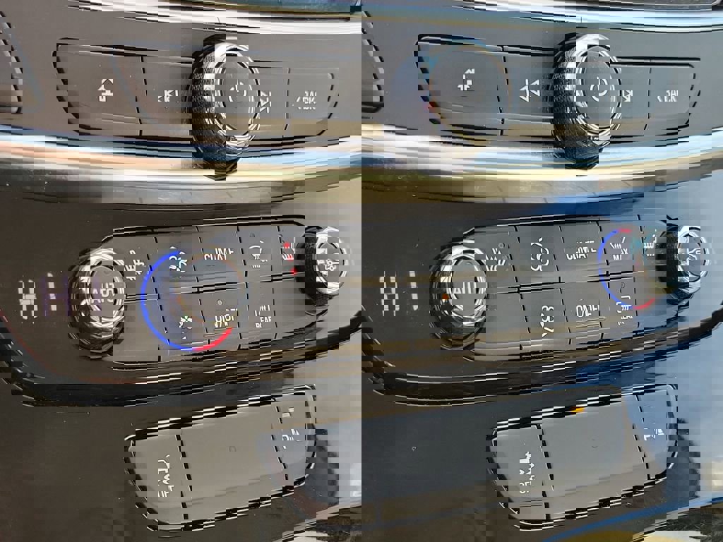 Used 2019 Buick LaCrosse Essence w/ Sights and Sounds Package image 26