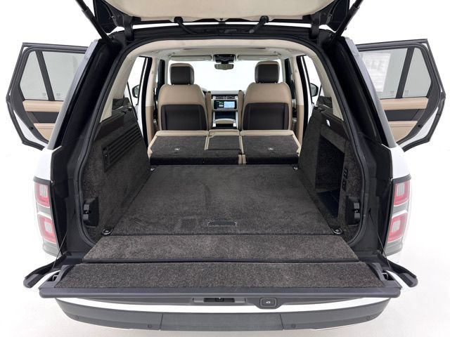 Used 2018 Land Rover Range Rover HSE AWD/4WD image 28