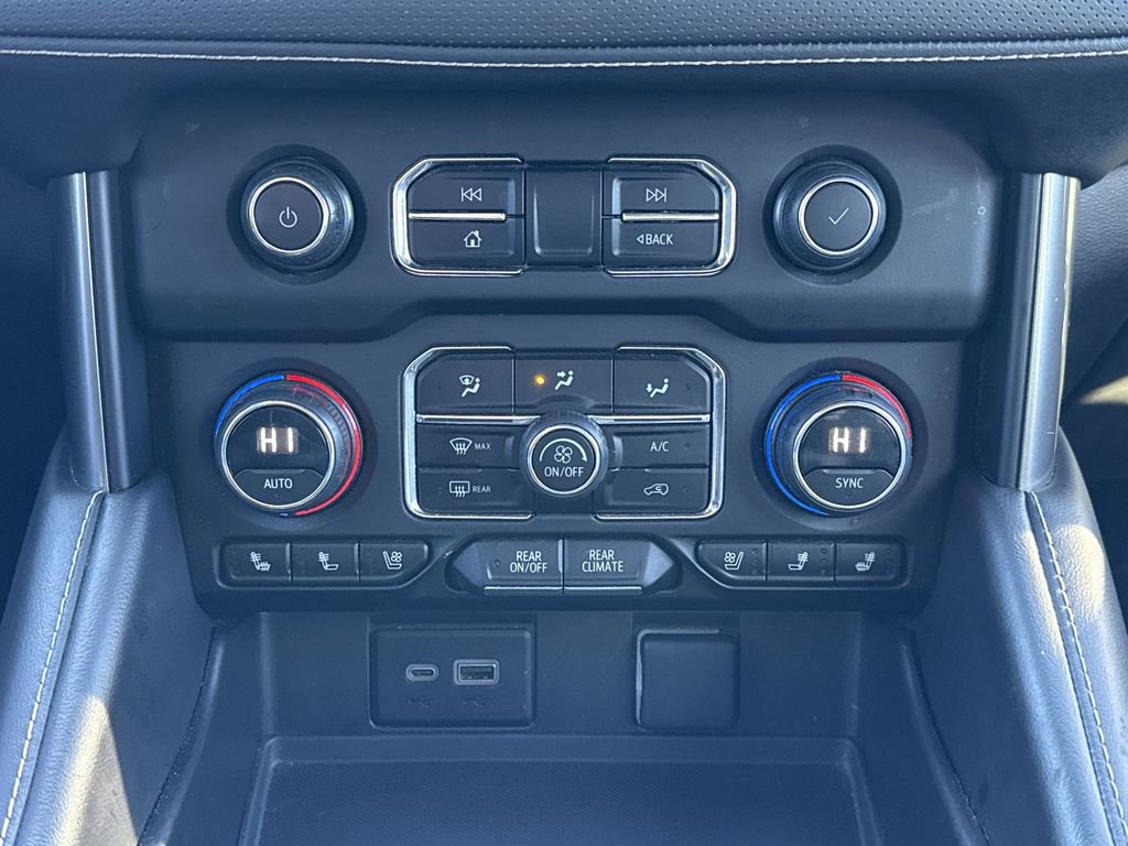 Used 2023 Chevrolet Suburban Premier image 16