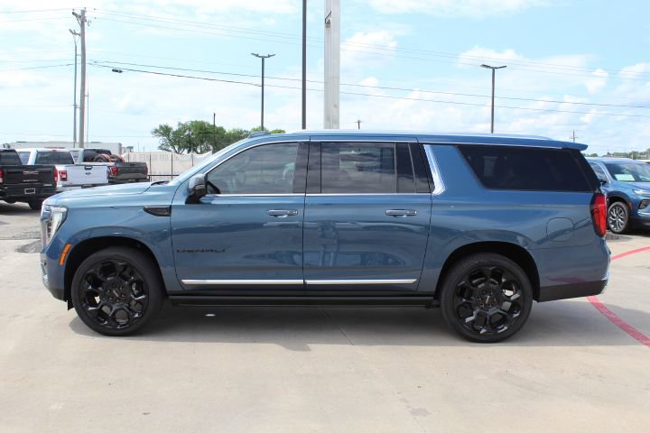New 2026 GMC Yukon XL Denali w/ Denali Reserve Package AWD/4WD image 2