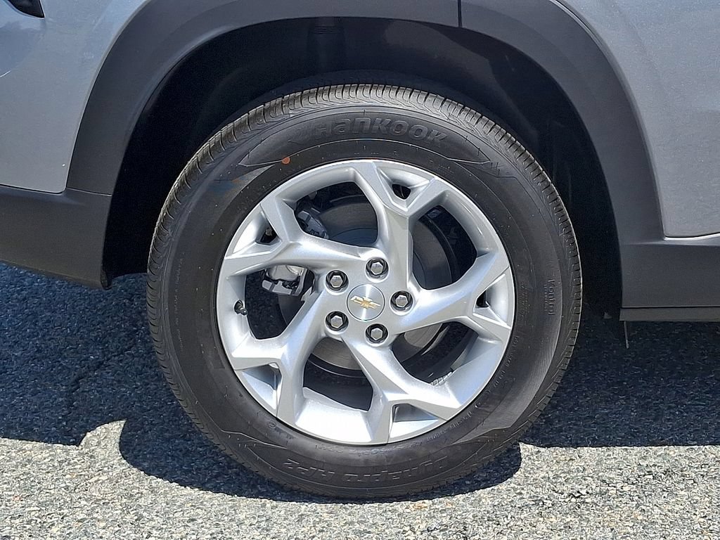 New 2026 Chevrolet Trax LS w/ LS Convenience Package FWD image 5