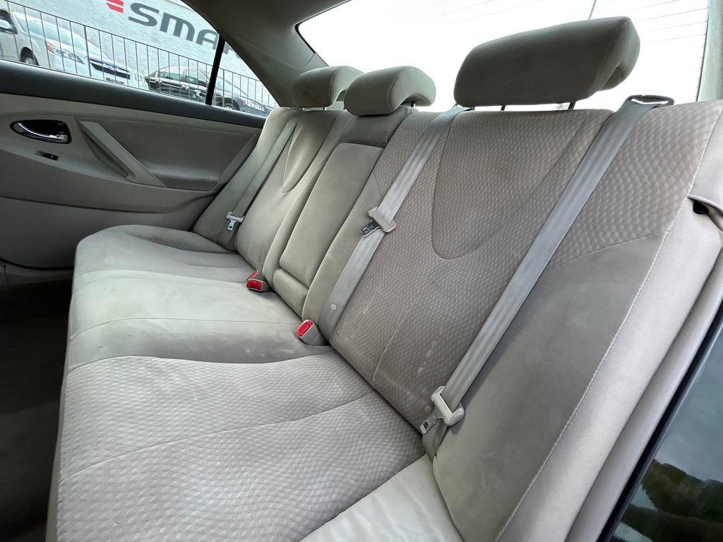 Used 2010 Toyota Camry image 17