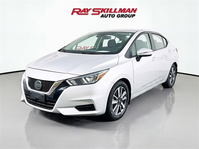 Used 2020 Nissan Versa SV image 3