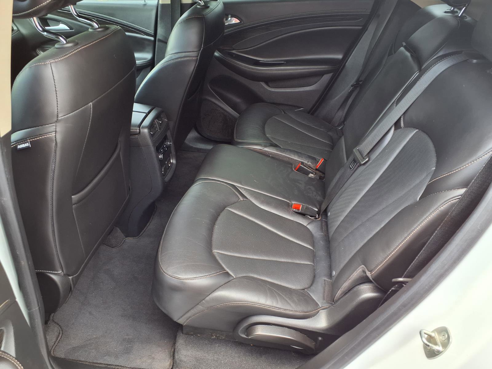 Used 2018 Buick Envision Essence FWD image 7