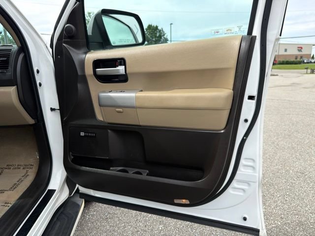 Used 2008 Toyota Sequoia Limited AWD/4WD image 30
