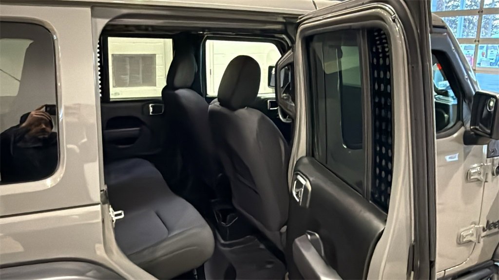 Used 2022 Jeep Wrangler Unlimited Sport image 14