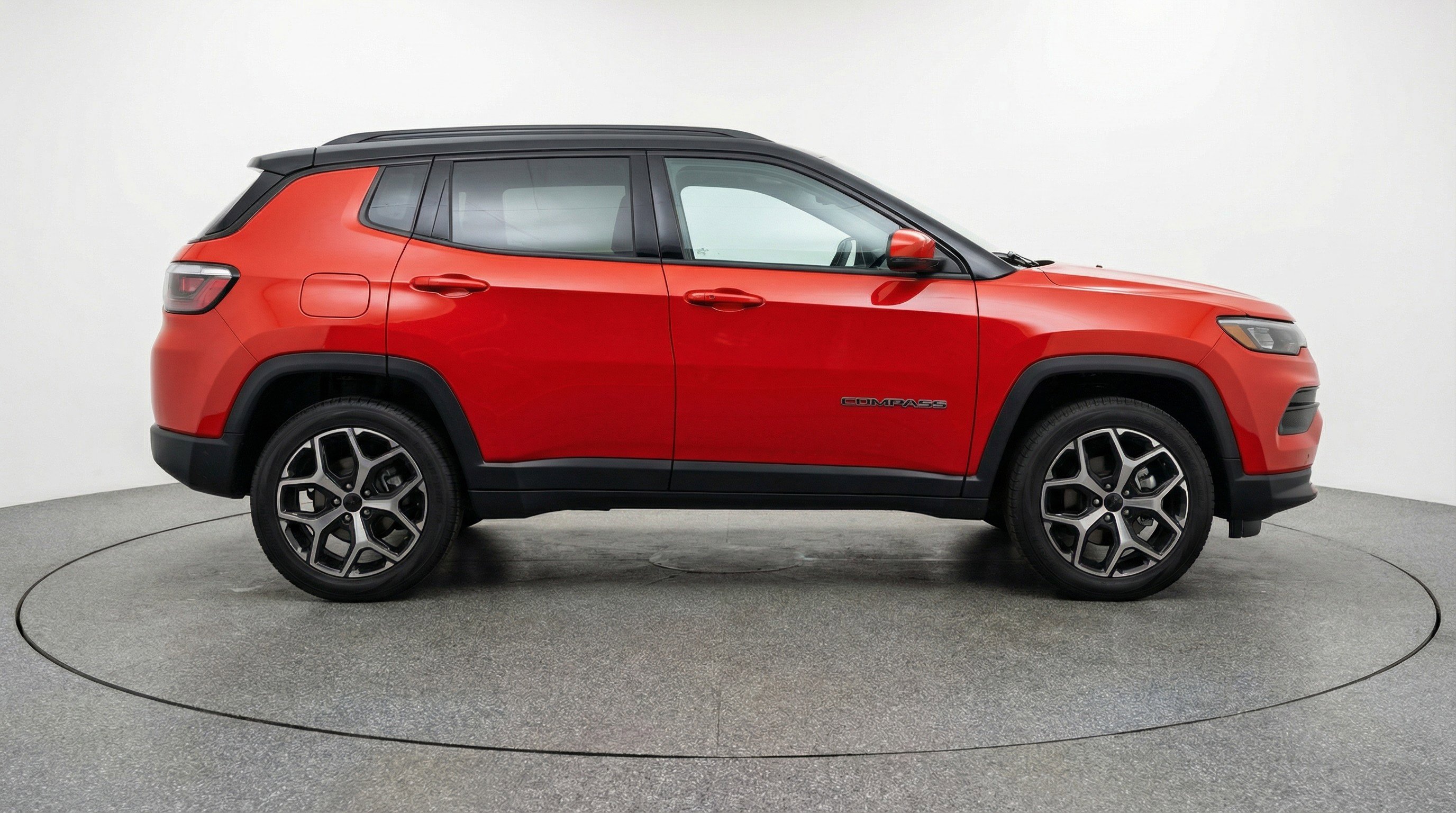 Used 2025 Jeep Compass Limited image 11
