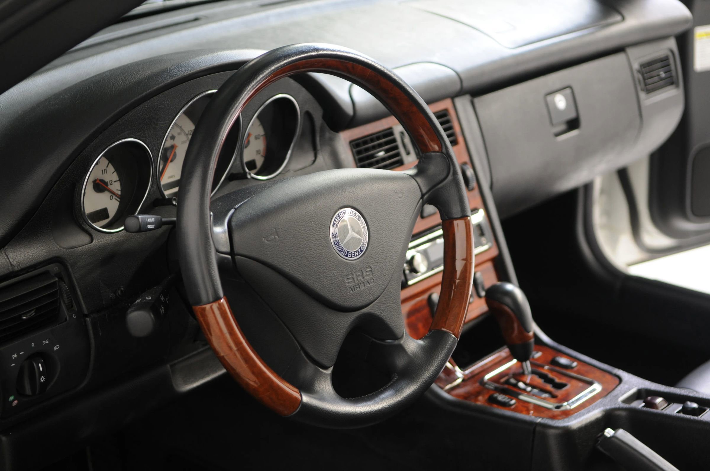 Used 2002 Mercedes-Benz SLK 320 image 17