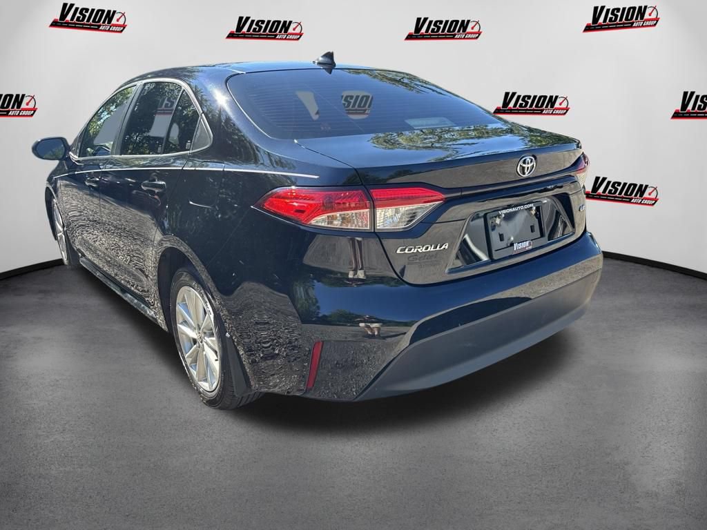 Used 2023 Toyota Corolla LE w/ LE Premium Package FWD image 7