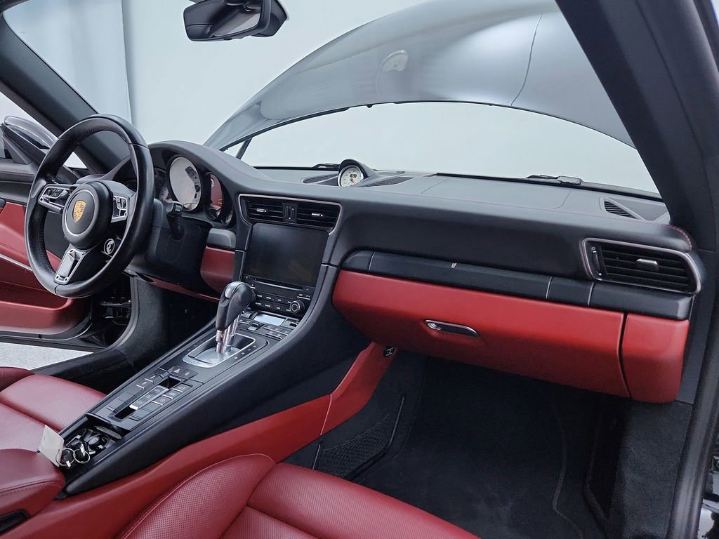 Used 2018 Porsche 911 Carrera 4 GTS image 43