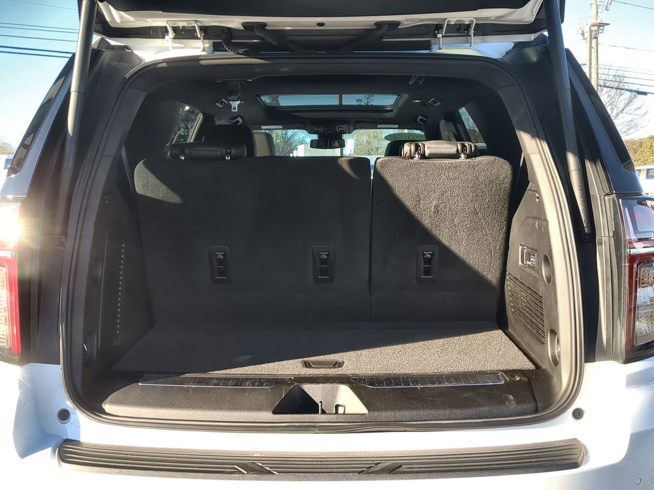 Used 2024 Chevrolet Tahoe RST w/ Luxury Package RWD image 27