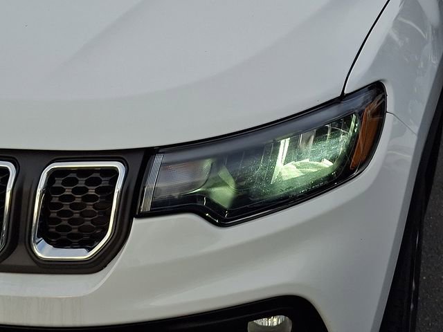 Used 2024 Jeep Compass Latitude image 9