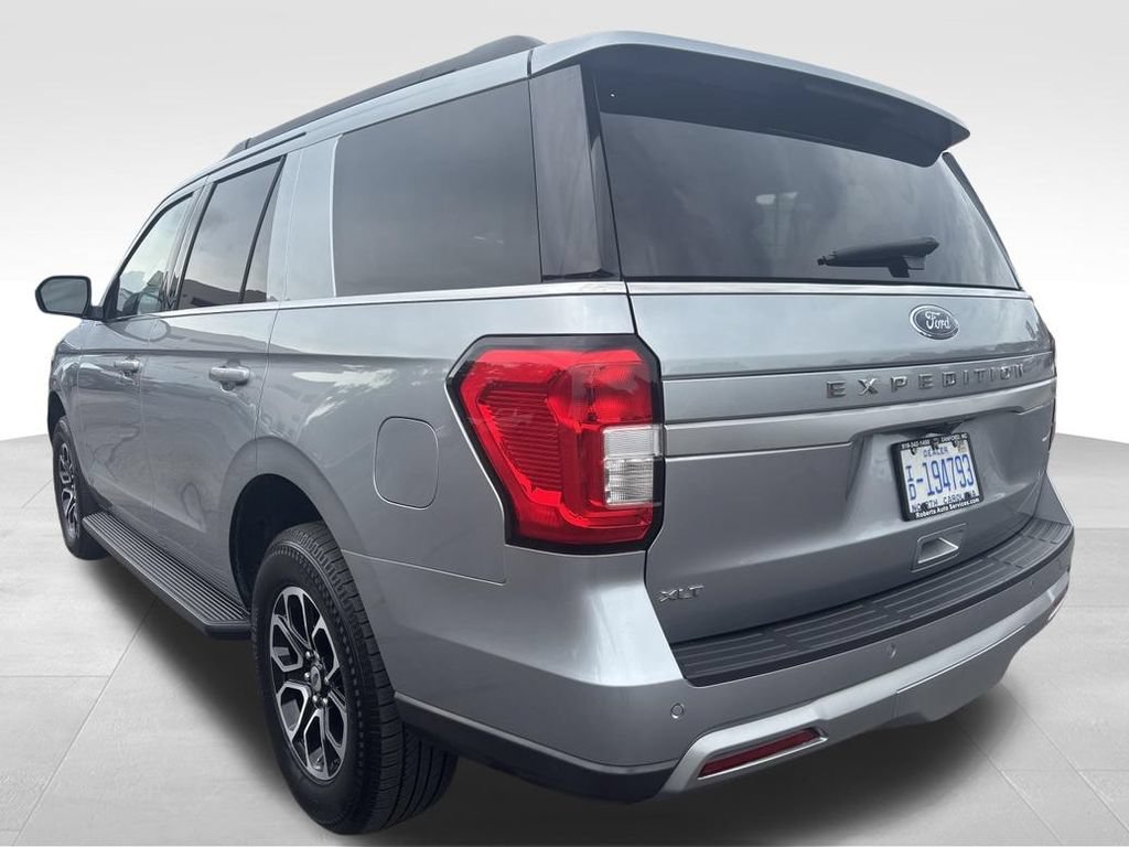 Used 2024 Ford Expedition XLT AWD/4WD image 3