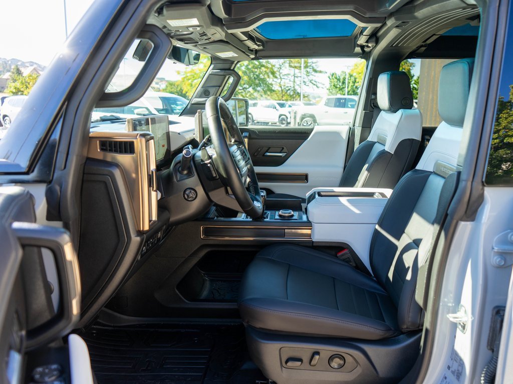 New 2025 GMC Hummer EV 3X w/ LPO, Dark Essentials Package image 11