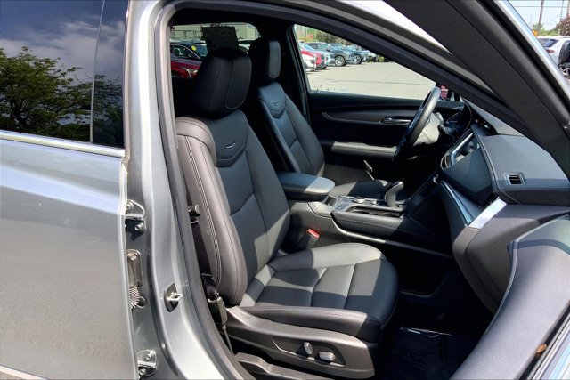 Used 2023 Cadillac XT5 Luxury AWD/4WD image 6