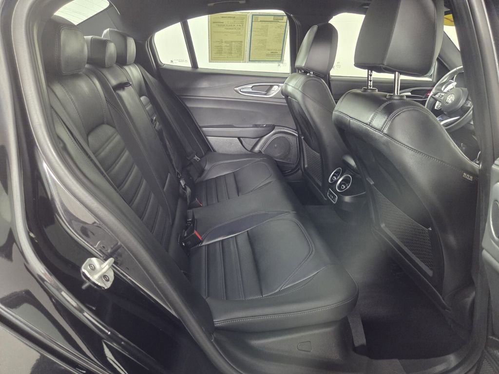 Used 2024 Alfa Romeo Giulia Veloce image 31