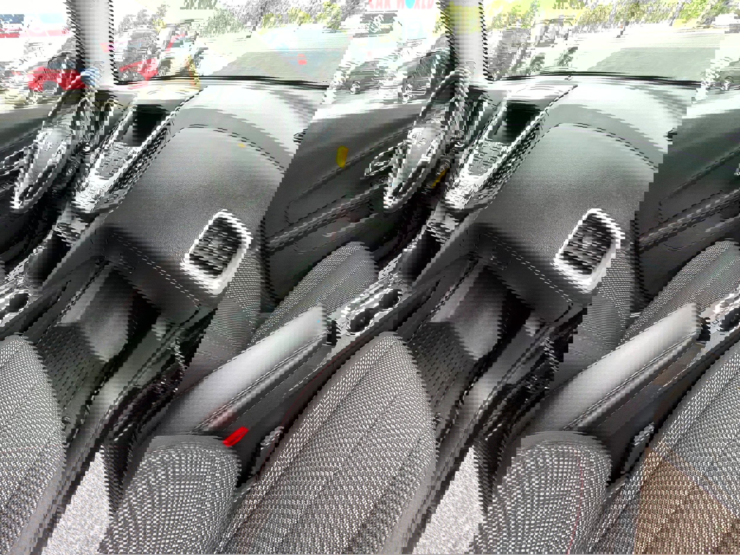 Used 2017 Chevrolet Equinox LT image 26