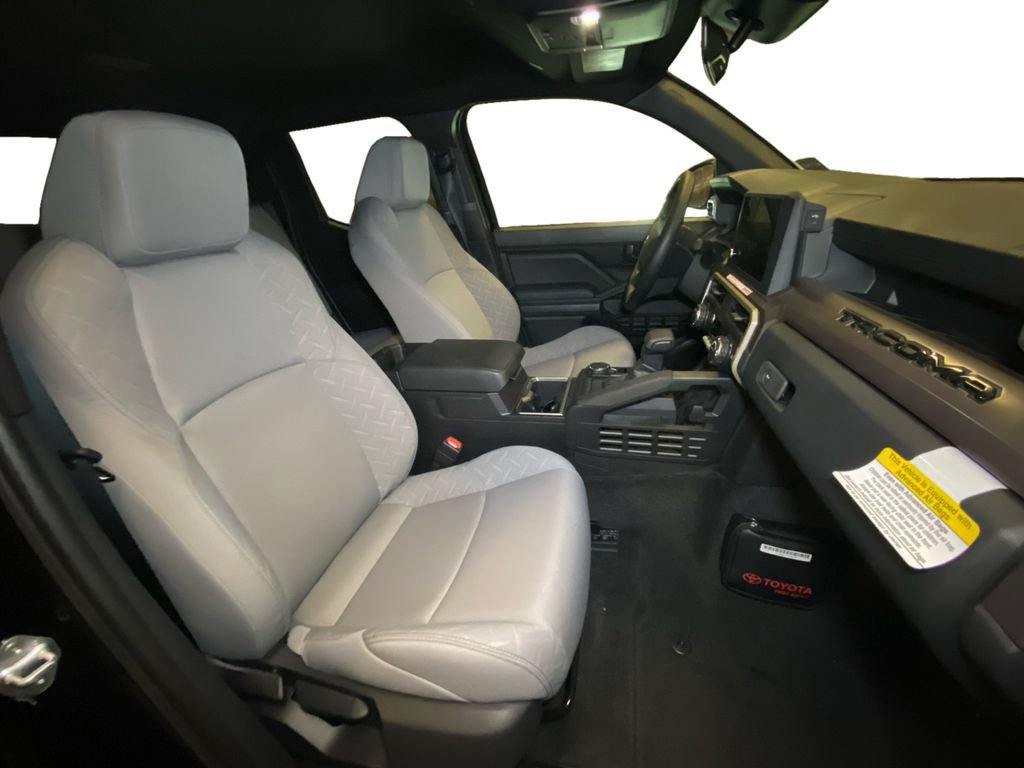 Certified 2025 Toyota Tacoma SR5 AWD/4WD image 15
