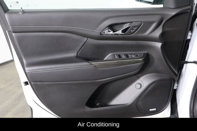 Used 2020 GMC Acadia SLT w/ Driver Alert Package II image 20