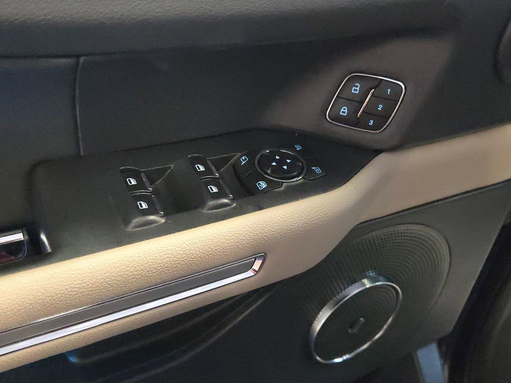 Used 2024 Ford Expedition Limited image 12