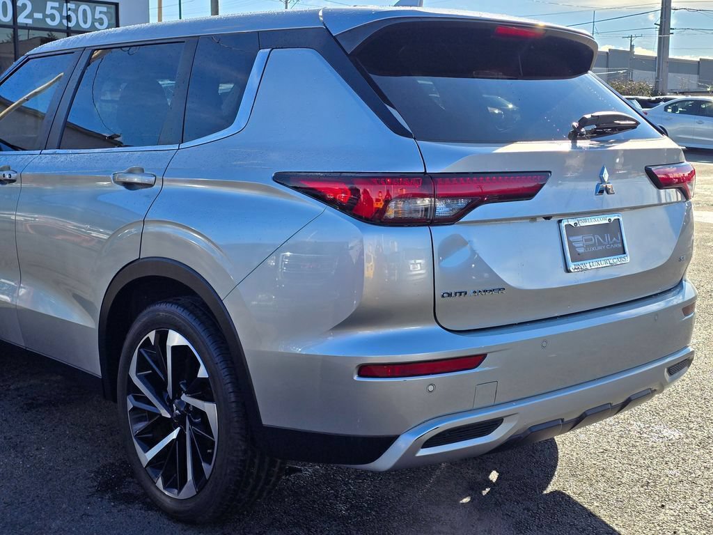 Used 2022 Mitsubishi Outlander SE AWD/4WD image 9