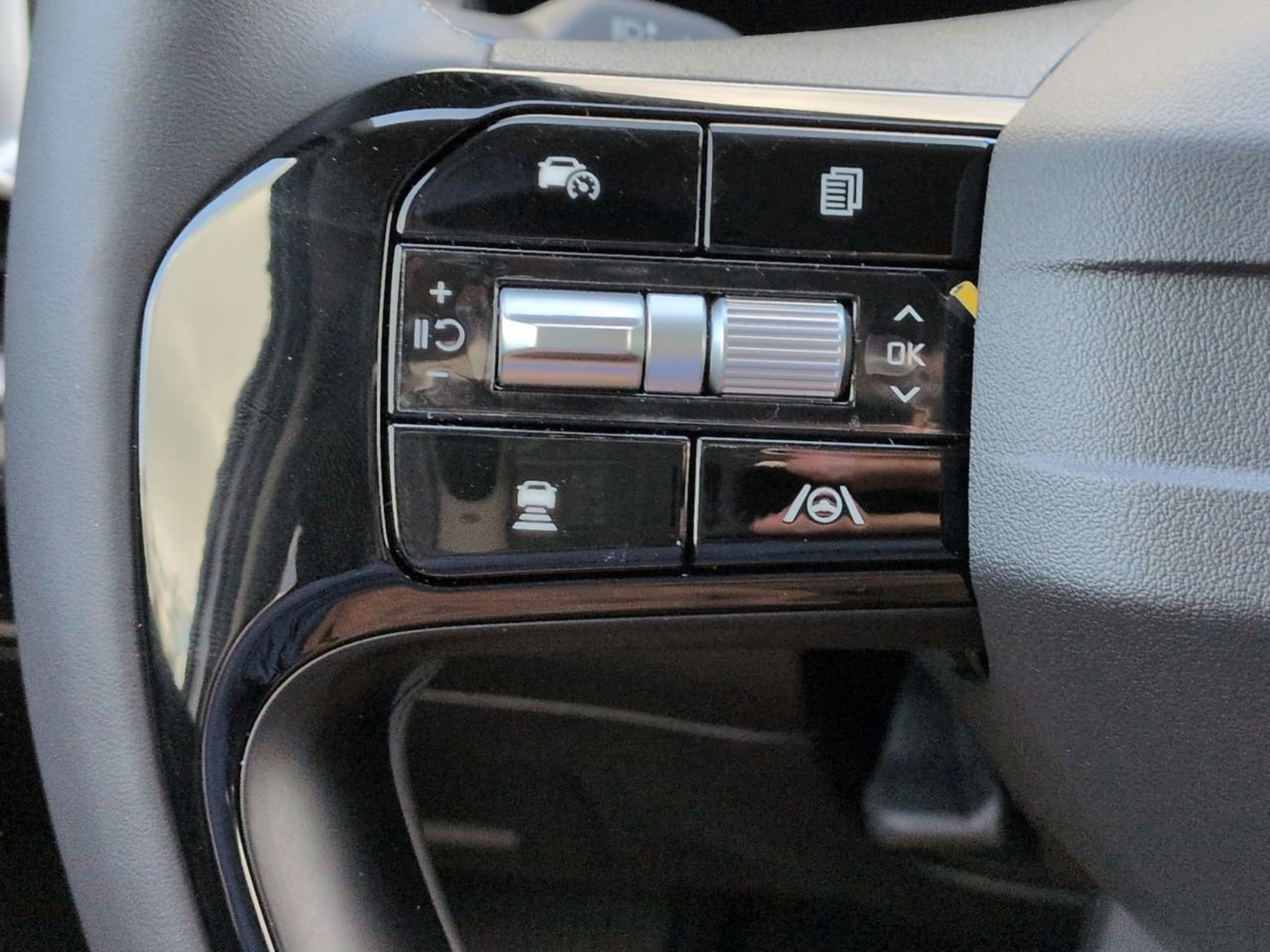 New 2026 Kia Sorento X-Line EX AWD/4WD image 32