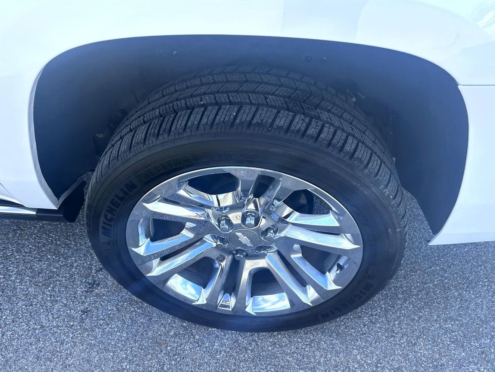 Used 2020 Chevrolet Suburban Premier w/ Premier Plus Edition image 24