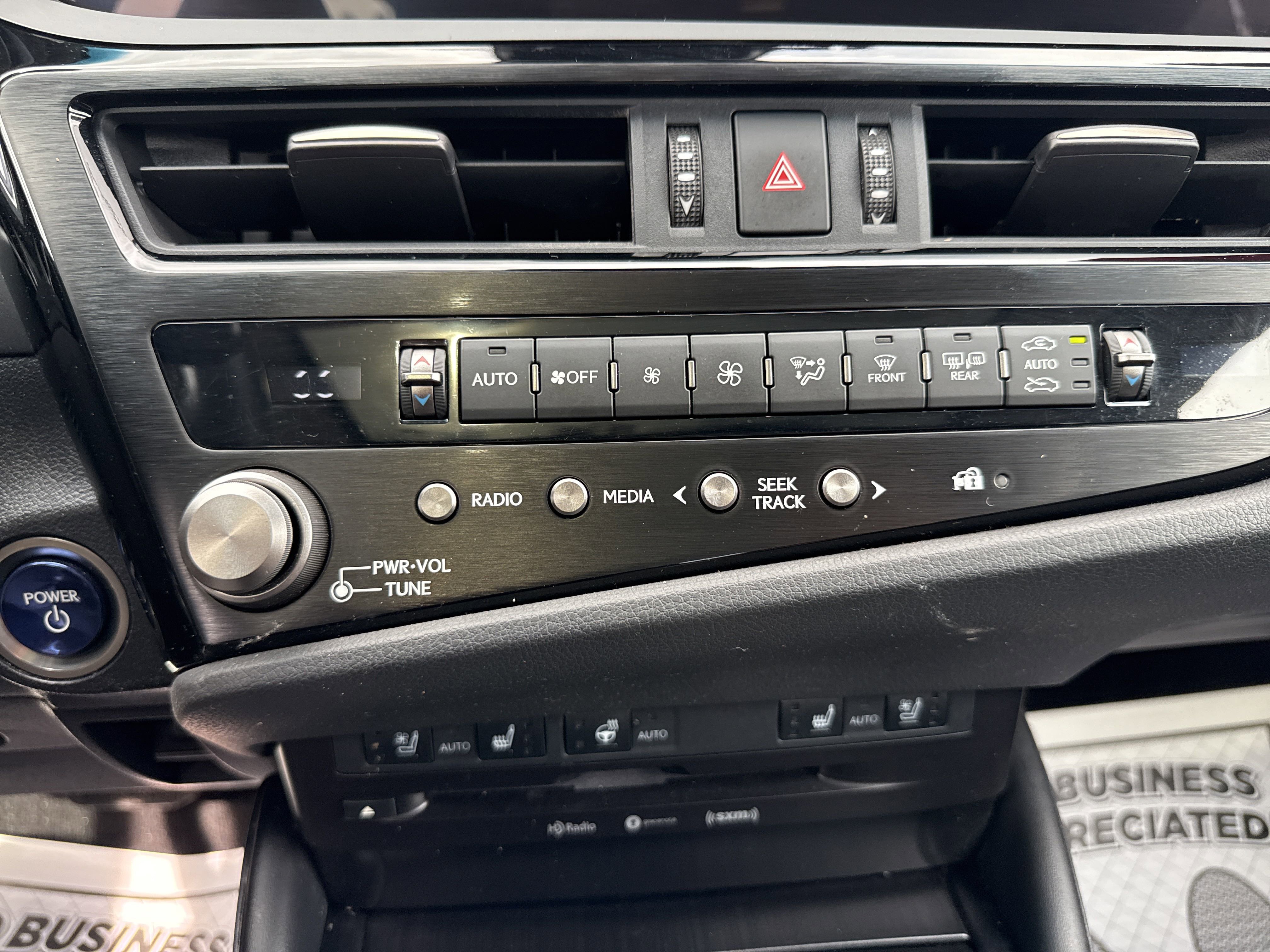 Used 2022 Lexus ES 300h w/ Premium Package image 15