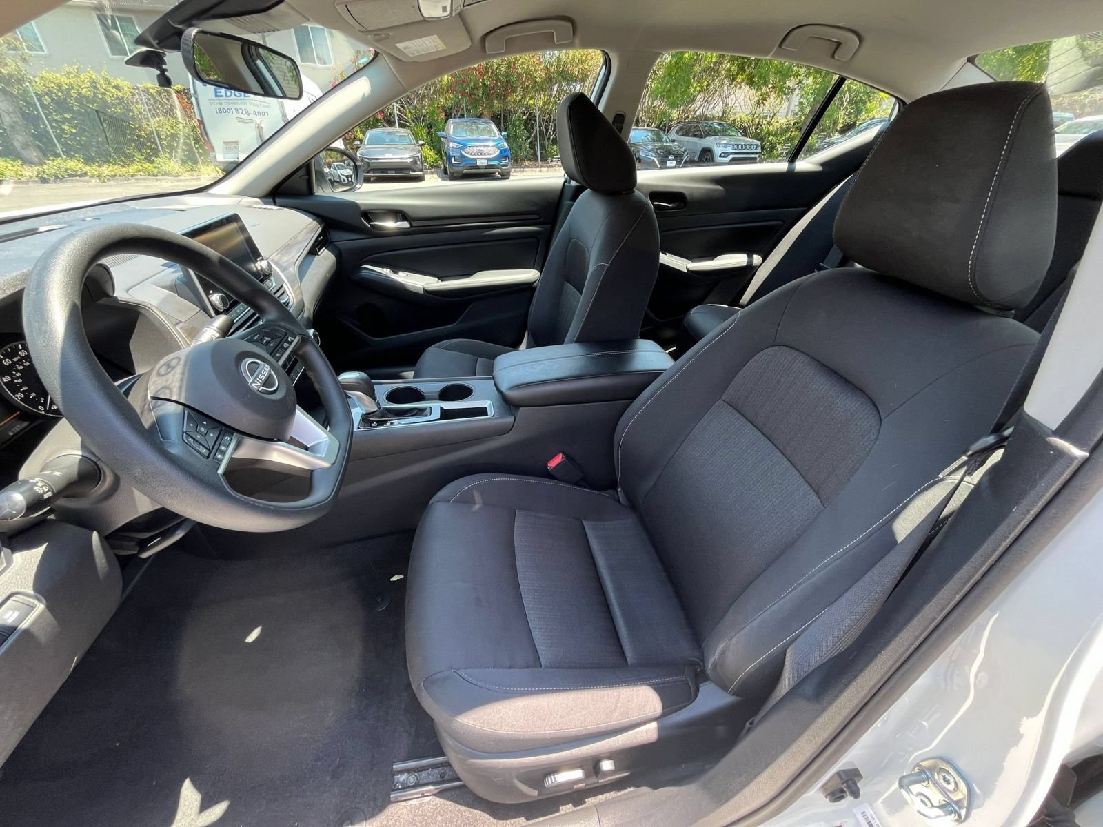 Used 2025 Nissan Altima 2.5 SV FWD image 27