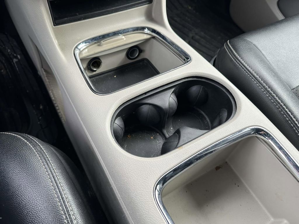 Used 2019 Dodge Grand Caravan SXT image 28