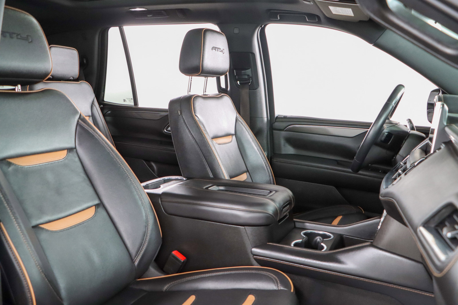 Used 2022 GMC Yukon AT4 image 31