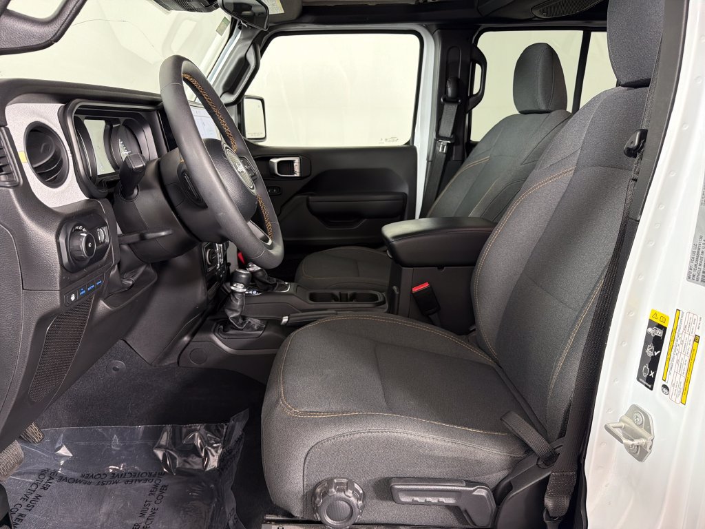 Used 2024 Jeep Wrangler Unlimited w/ Convenience Group AWD/4WD image 17