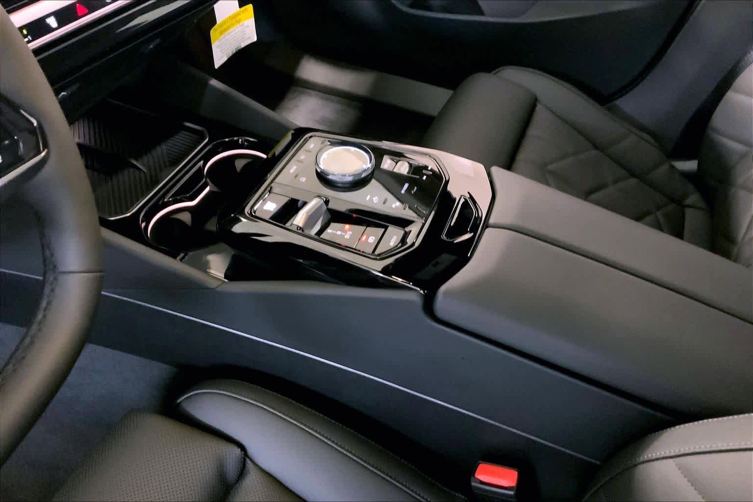 New 2026 BMW 530i xDrive w/ Premium Package AWD/4WD image 7