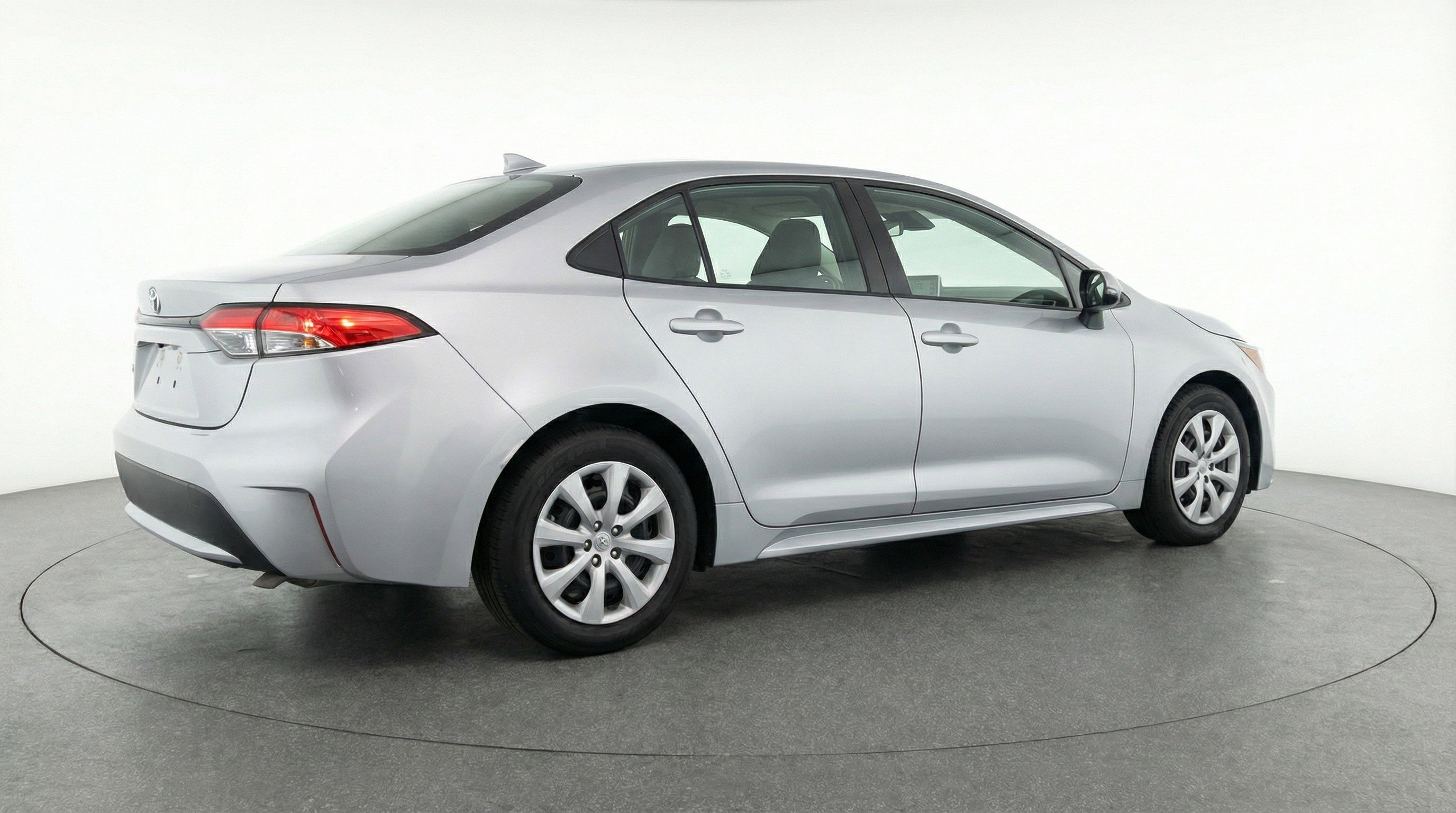 Used 2025 Toyota Corolla LE FWD image 9