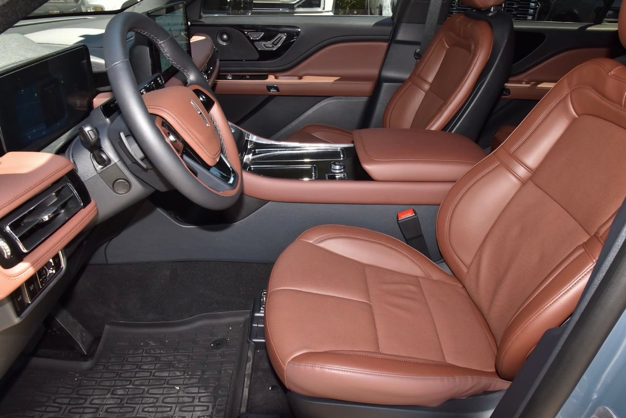 New 2026 Lincoln Aviator Reserve AWD/4WD image 13