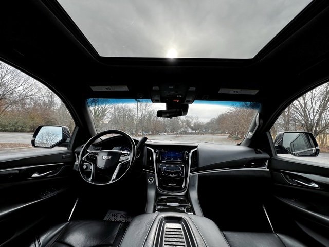 Used 2019 Cadillac Escalade ESV Platinum image 31