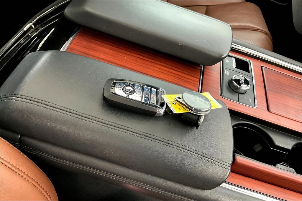 Used 2024 Lincoln Navigator L Reserve image 13