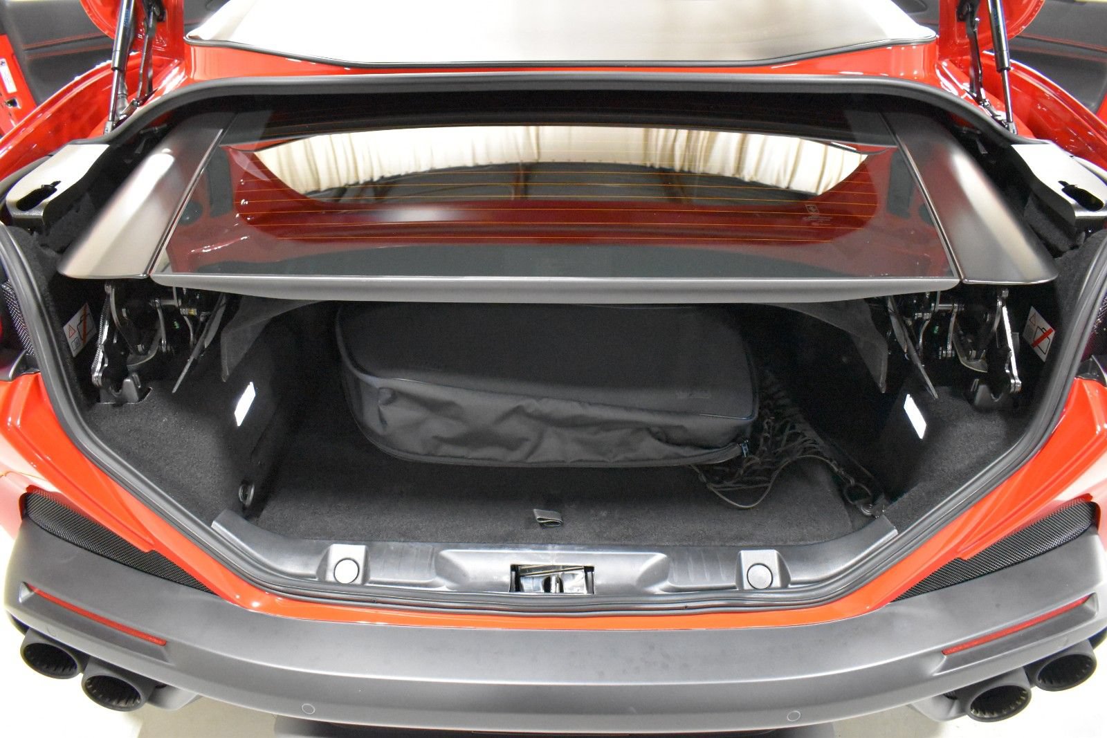 Used 2020 Ferrari Portofino RWD image 23