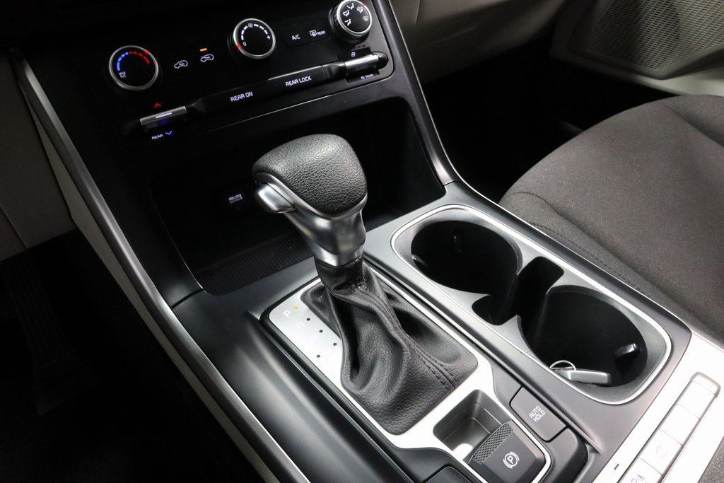 Used 2024 Kia Carnival LX image 31